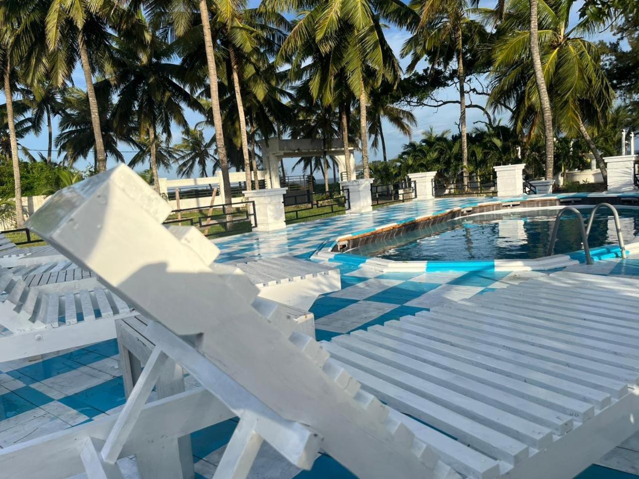 Ceylonta Beach Resort And Spa Hambantota Exterior foto